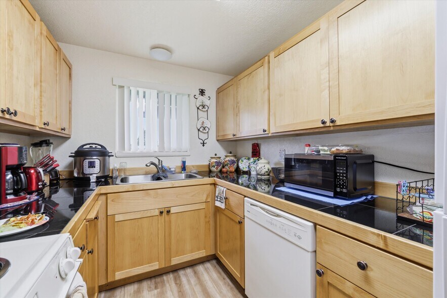 More Photos Of 3116 18th St, Everett Apartments For Sale