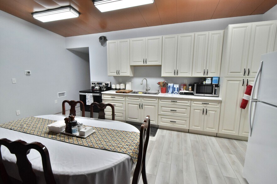 More Photos Of 17829 US 377 Hwy, Cresson Airplane Hangar For Sale