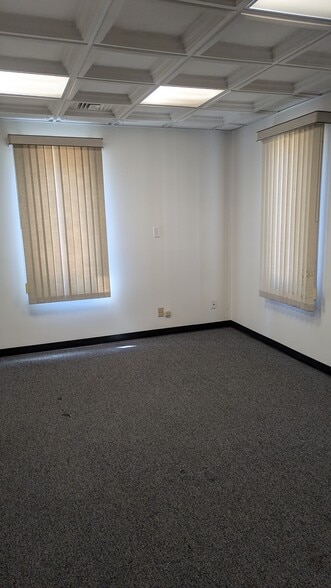 More Photos Of 3657 Lost Nation Rd, Willoughby Warehouse For Lease