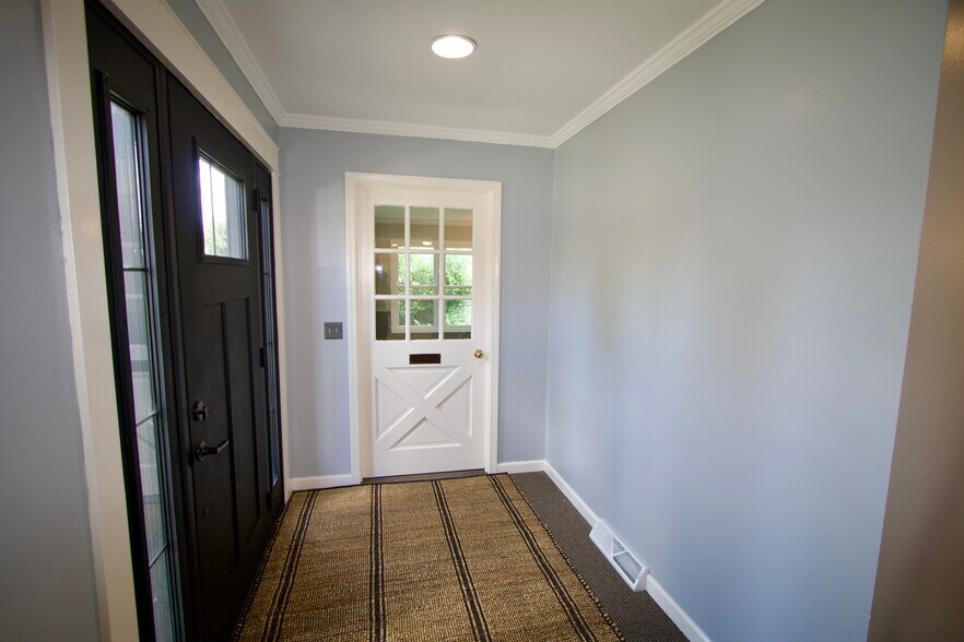 More Photos Of 123 N Jackson St, Janesville Office For Sale