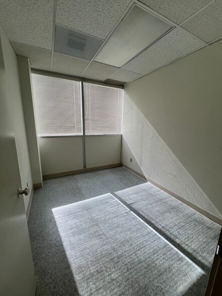 More Photos Of 400 30th St, Oakland Medical For Lease