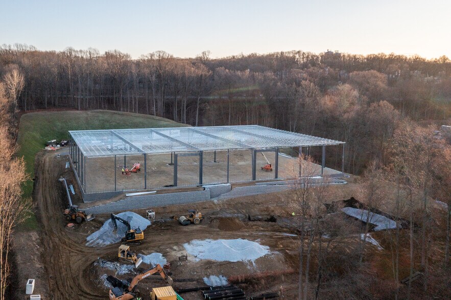 More Photos Of 70 Three Tun Rd, Malvern Light Distribution For Lease