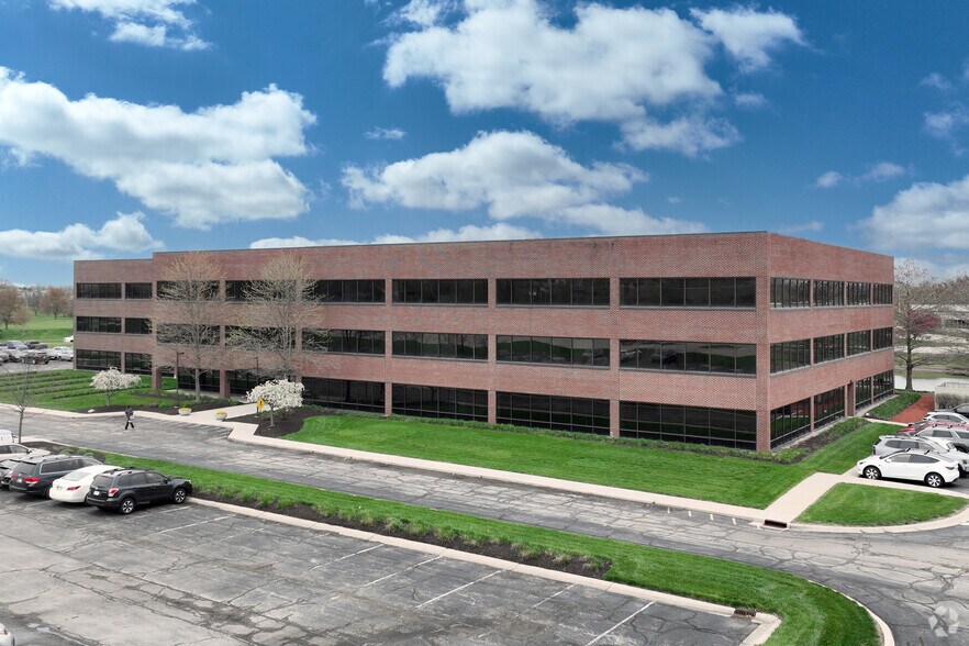 More Photos Of 550 Congressional Blvd, Carmel Loft Creative Space For Lease