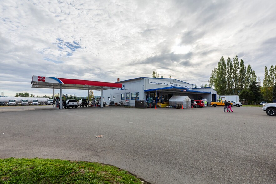 More Photos Of 9315 Rhody Dr, Chimacum Service Station For Sale