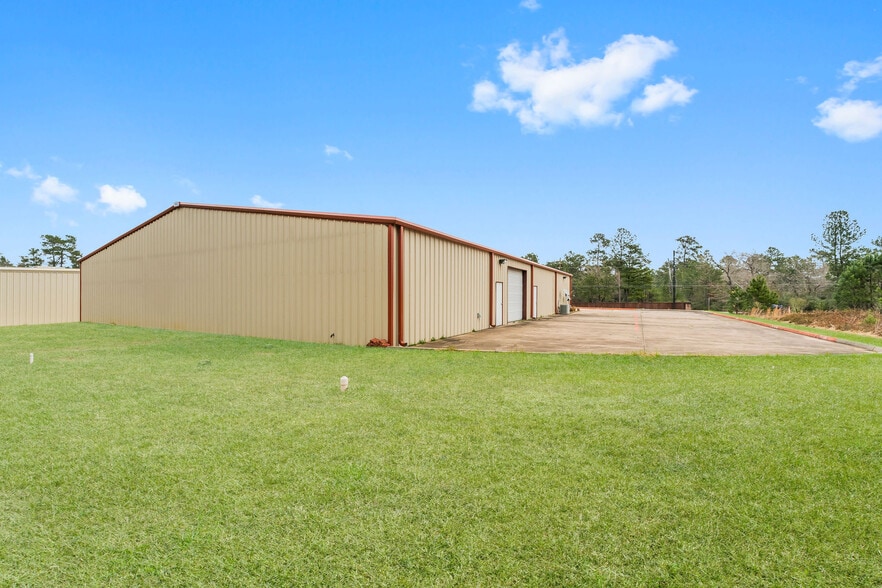 More Photos Of 28925 Nichols Sawmill Rd, Magnolia Warehouse For Lease