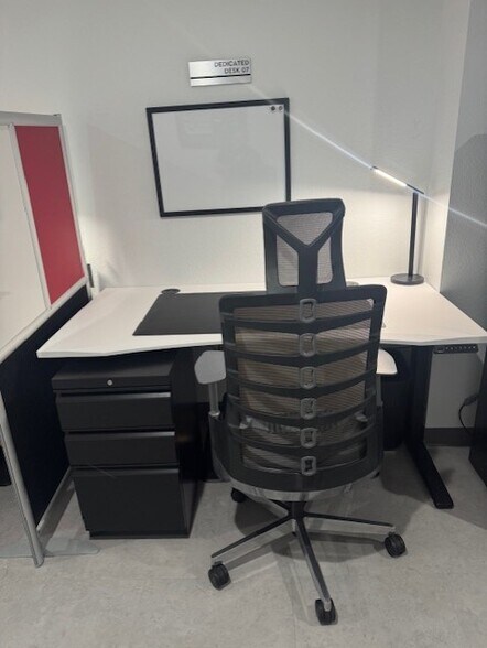 More Photos Of 3275 W Ina Rd, Tucson Coworking Space