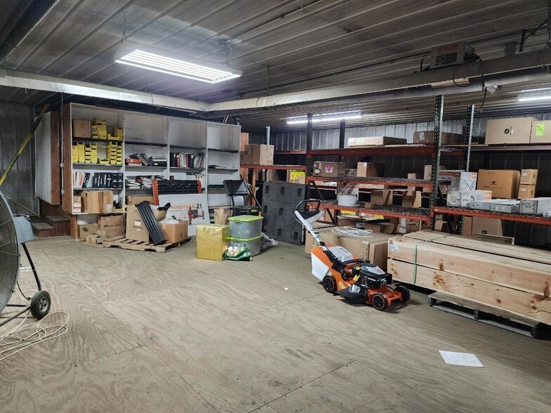 More Photos Of 11204 Royalton Rd, North Royalton Showroom For Lease