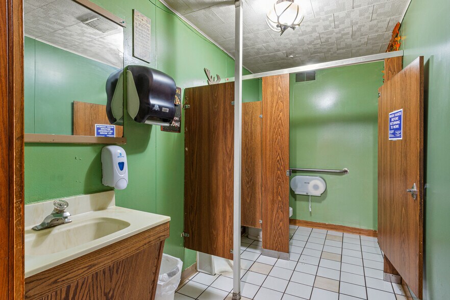 More Photos Of N4183 4th Ave, Hancock Bar For Sale