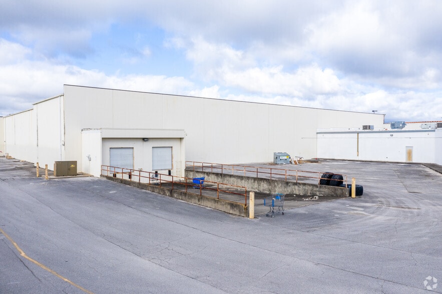 More Photos Of 700-730 Sand Lake Rd, Orlando General Retail For Sale