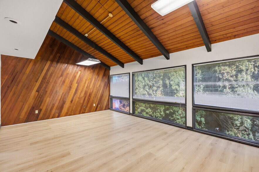 More Photos Of 5375 Industrial Dr, Huntington Beach Light Distribution For Sale