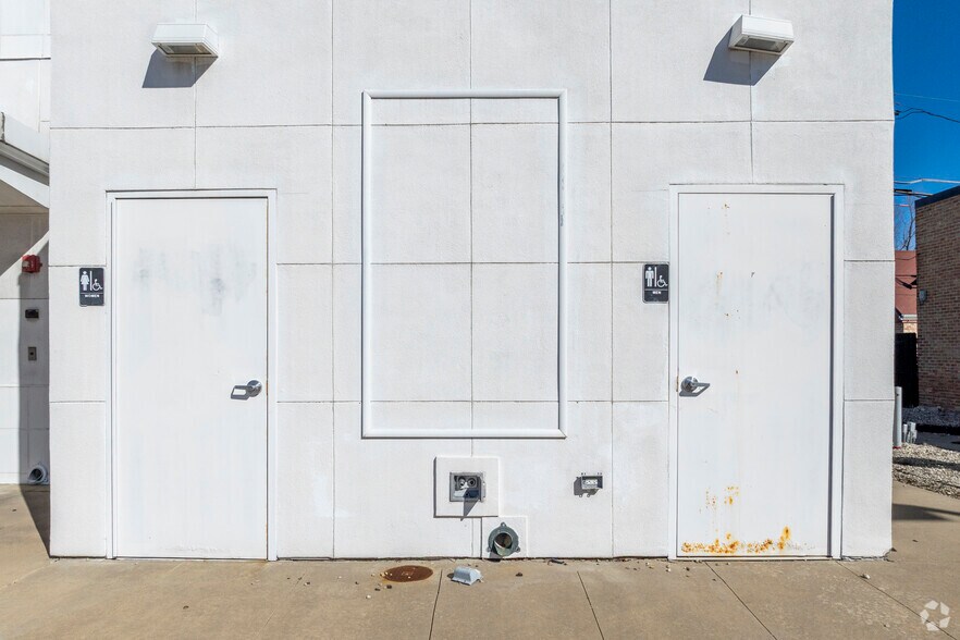 More Photos Of 4019 Saint Charles Rd, Bellwood Fast Food For Sale