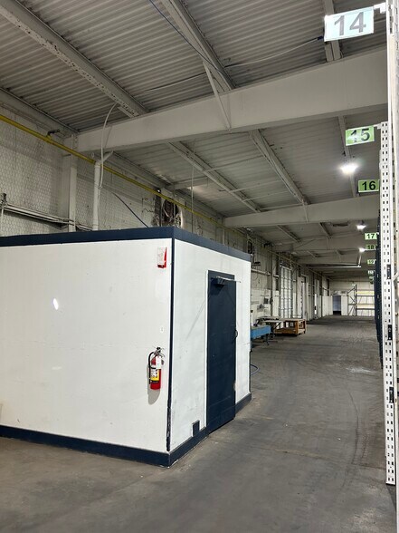 More Photos Of 9300 Southwest Dr, Fort Worth Warehouse For Lease