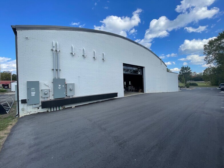 More Photos Of 161 W Main St, Rock Hill Storefront Retail Office For Lease