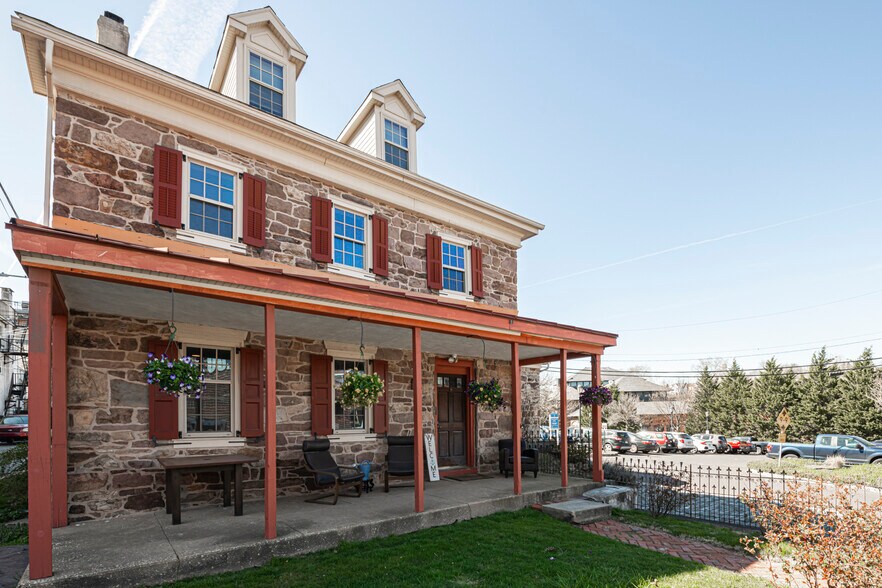 More Photos Of 10 N Main St, Phoenixville Medical For Sale