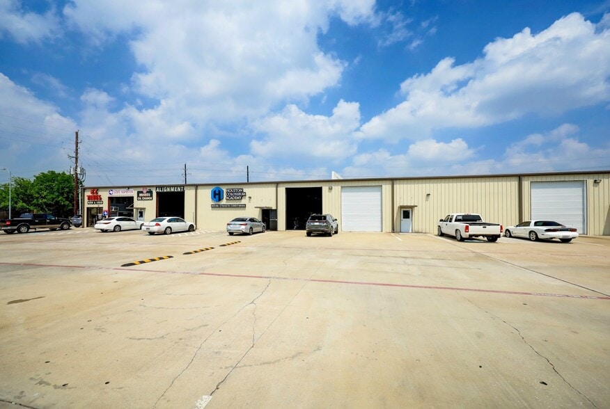 More Photos Of 14929 Westpark Dr, Houston Storefront Retail Office For Sale