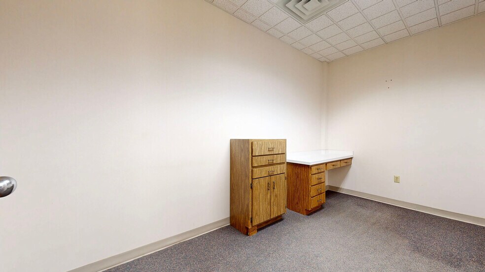 More Photos Of 2228-2230 Sunset Blvd, Steubenville Office For Lease