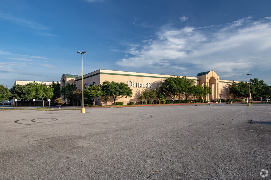 More Photos Of 197 Westbank Expy, Gretna Unknown For Lease