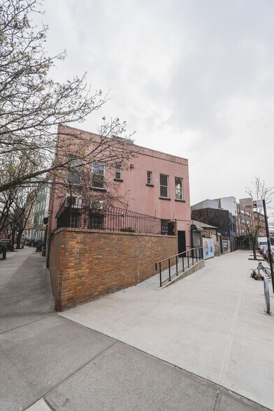 More Photos Of 102-106 Calyer St, Brooklyn Office For Sale