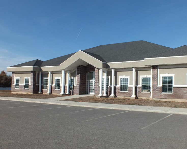 Primary Photo Of 780 S 2000 W, Syracuse Unknown For Lease
