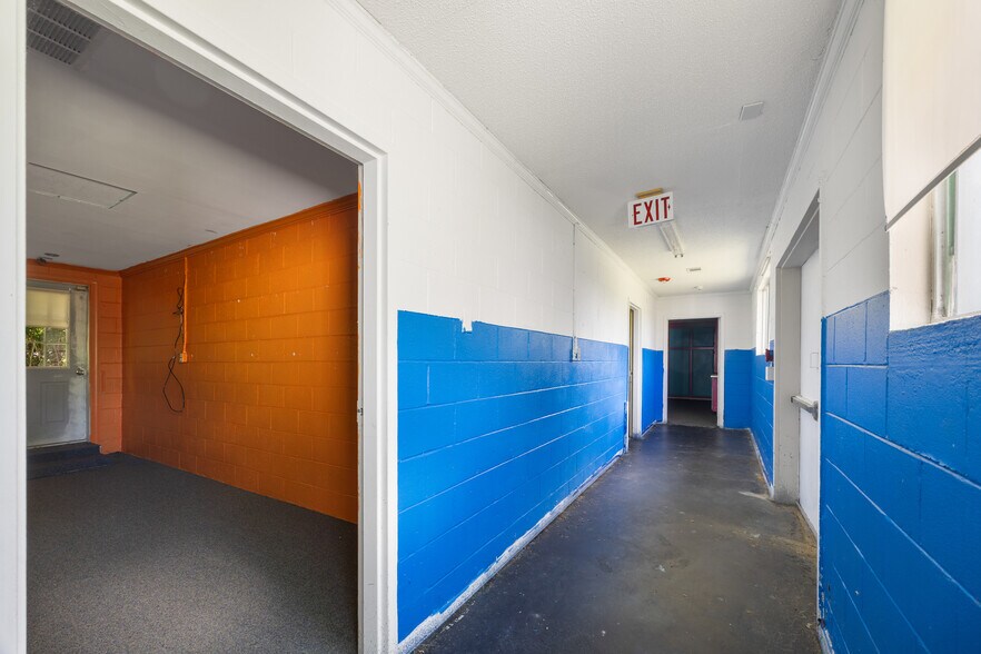More Photos Of 109 Lisa Dr, Lexington Daycare Center For Sale