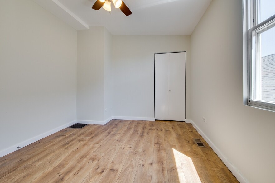 More Photos Of 1246 N Cleaver St, Chicago Apartments For Sale