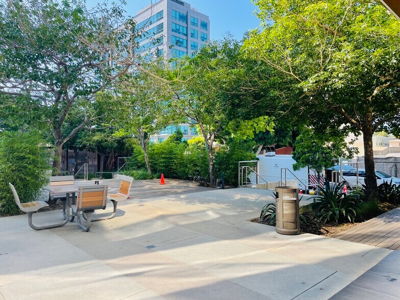 More Photos Of 6420 Wilshire Blvd, Los Angeles Office For Lease