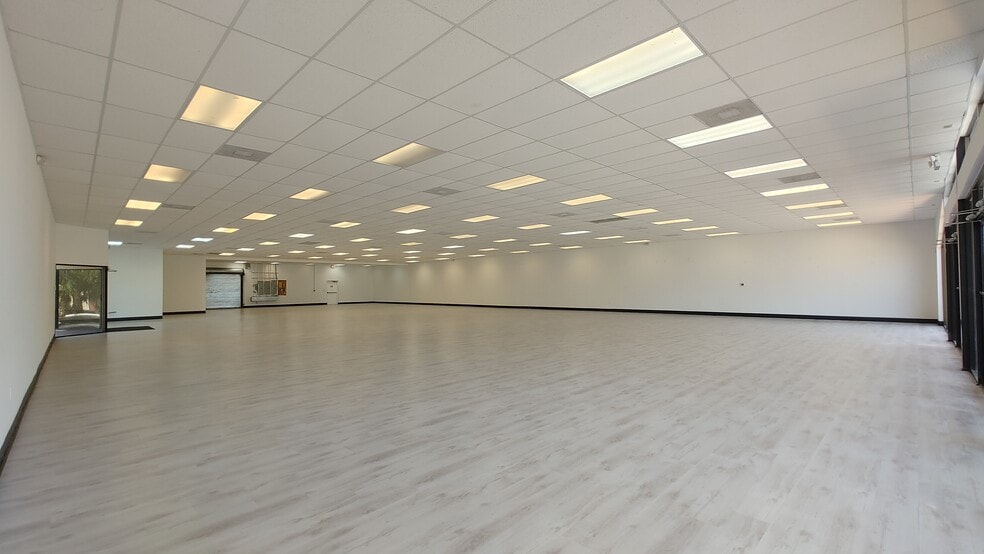 More Photos Of 2050 N University Dr, Sunrise Freestanding For Sale