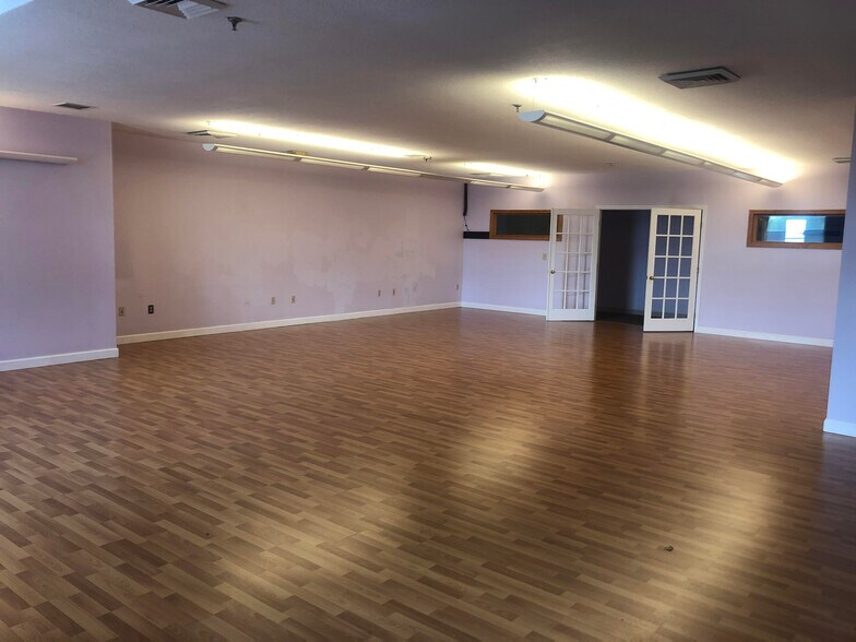 More Photos Of 28 Main St, East Hartford Storefront Retail Office For Lease