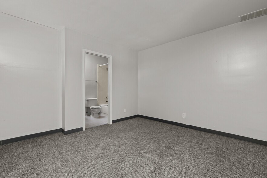 More Photos Of 1936-1956 Benton St, Saint Louis Apartments For Sale
