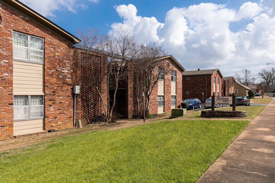 More Photos Of 2780 Madison Ave, Memphis Apartments For Sale