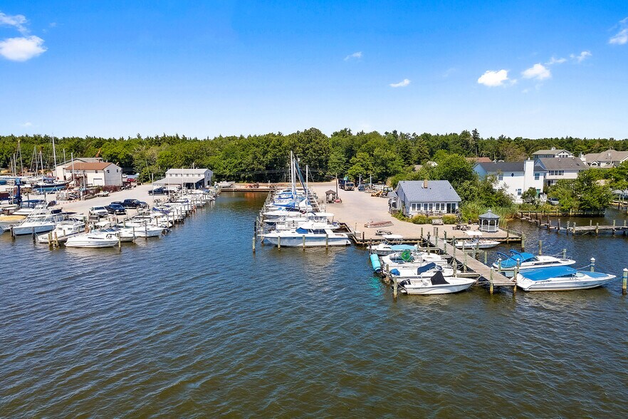 More Photos Of 120 Harbor Inn Rd, Bayville Marina For Sale