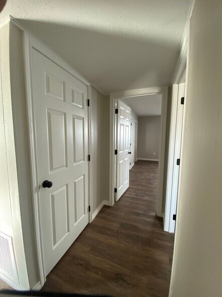 More Photos Of 1173 N Main St, Vidor Office For Lease