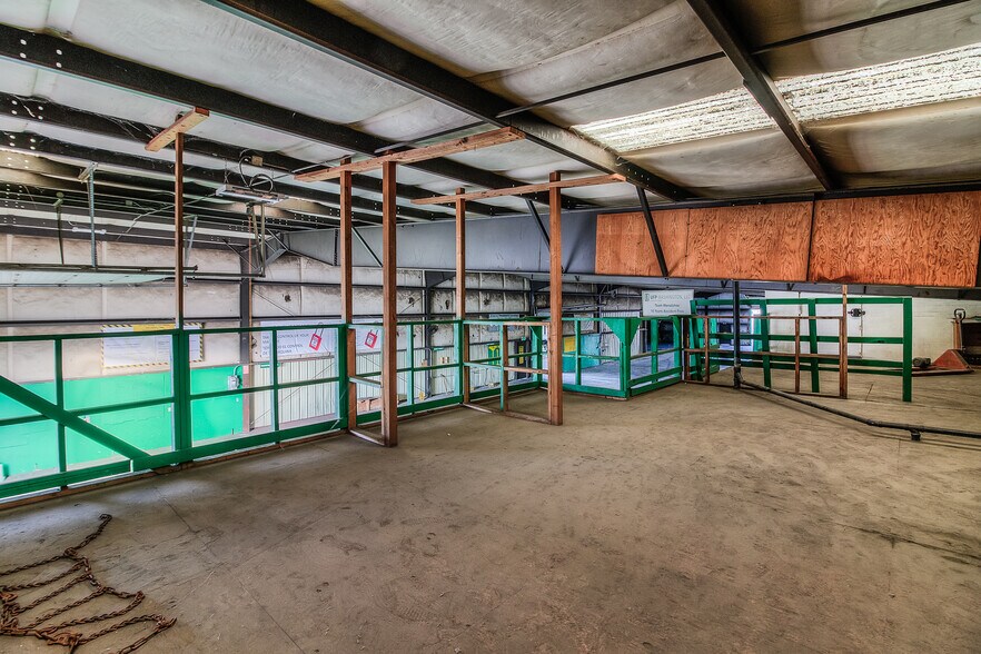 More Photos Of 31 Precision Ln, Malaga Manufacturing For Sale