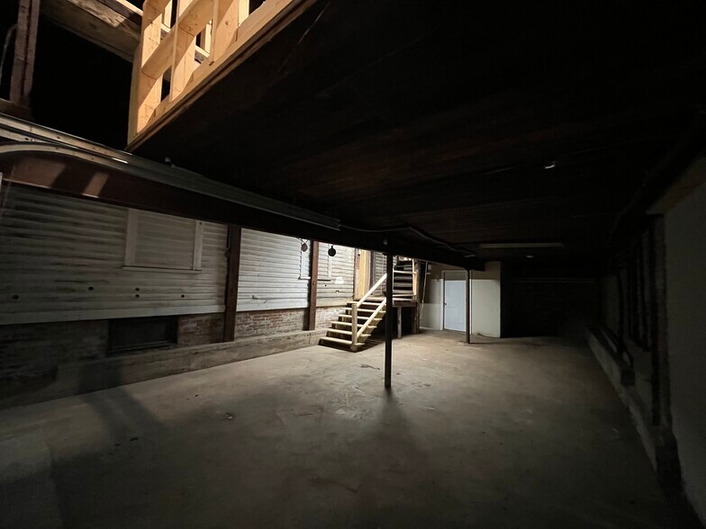 More Photos Of 189 Exchange St, Pawtucket General Retail For Lease