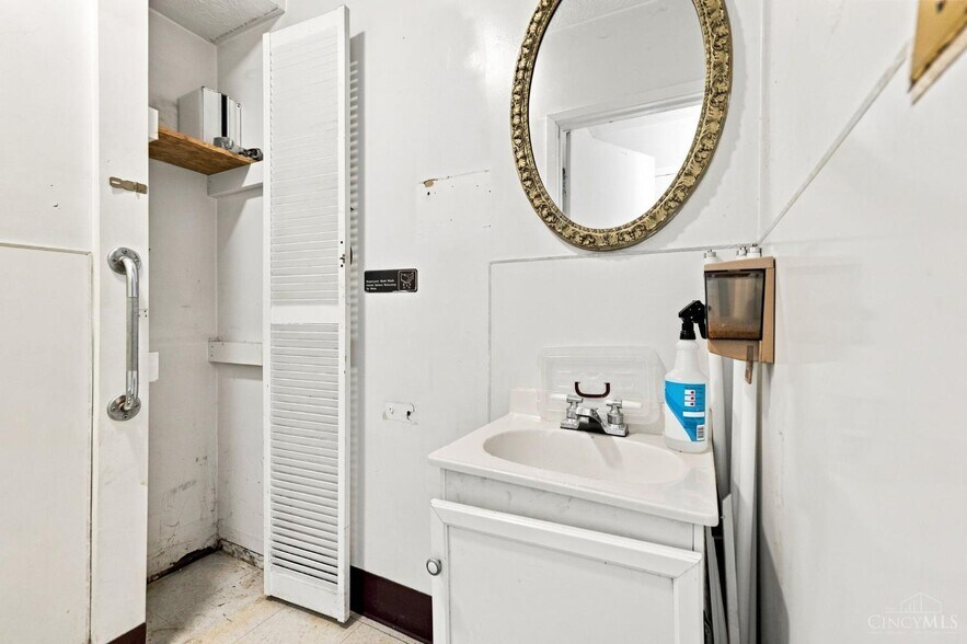 More Photos Of 1077 Millville Ave, Hamilton Freestanding For Sale