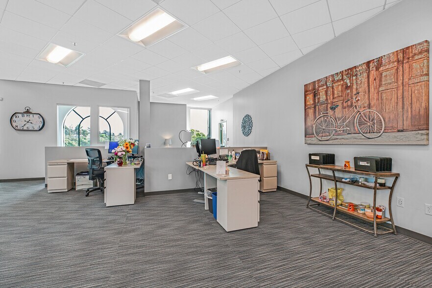 More Photos Of 41111 Mission Blvd, Fremont Office For Lease