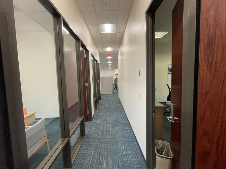 More Photos Of 1201 Elm St, Dallas Office For Lease