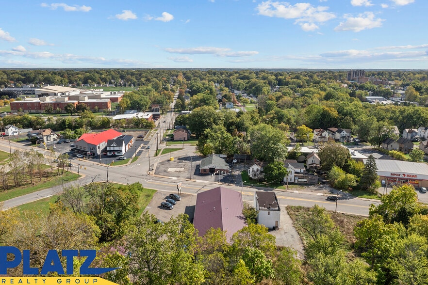 More Photos Of 455 Elm Rd NE, Warren Freestanding For Sale