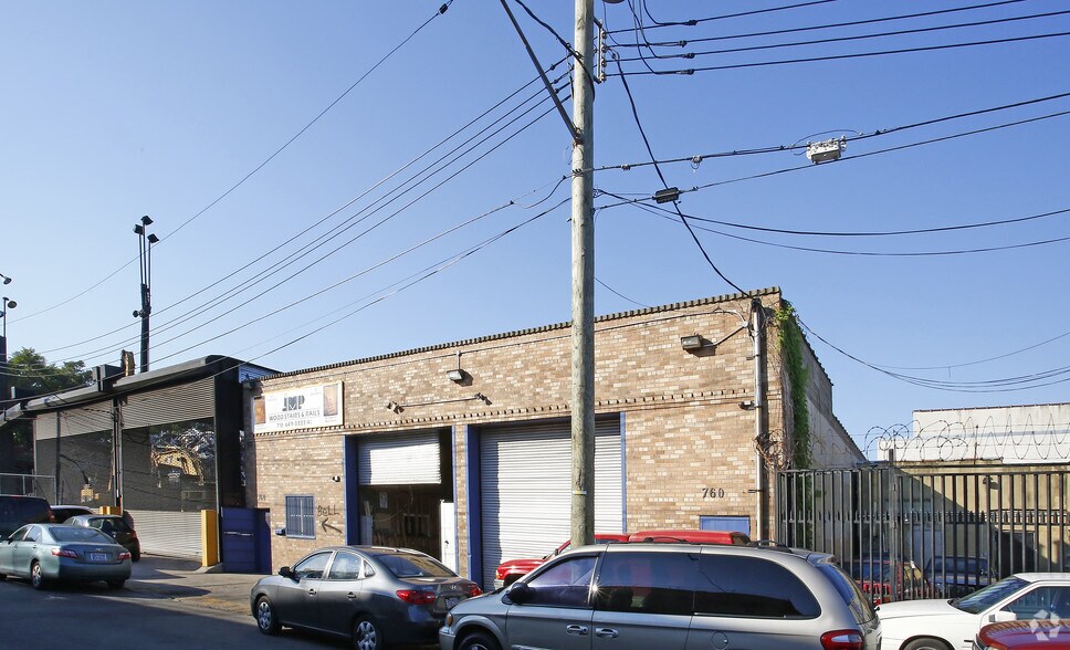 Primary Photo Of 760 E 96th St, Brooklyn Warehouse For Lease