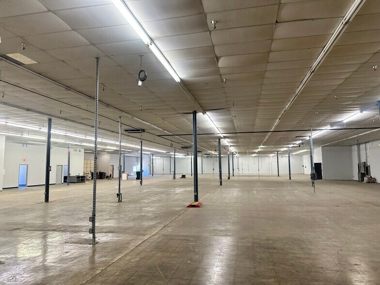 More Photos Of 1001 NE Loop 820, Fort Worth Distribution For Lease