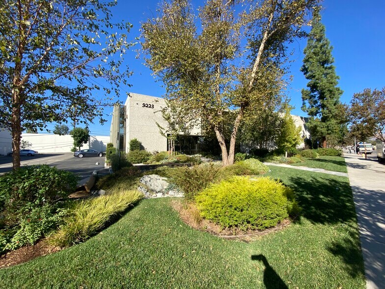 More Photos Of 9223 Eton Ave, Chatsworth Manufacturing For Lease