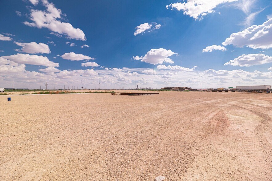 More Photos Of 16511 W Basin St, Odessa Industrial For Lease