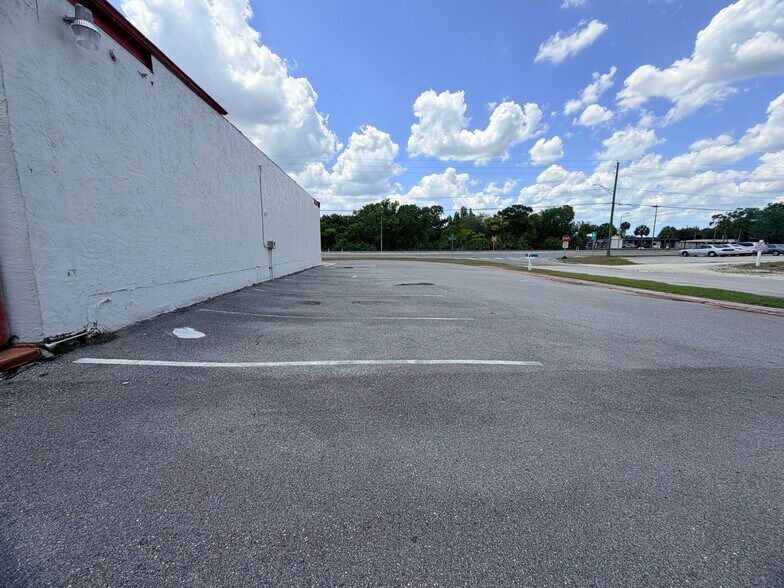 More Photos Of 18843 N US Highway 41, Lutz Office For Sale