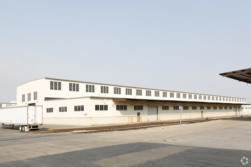 More Photos Of 1500 S 300 W, Clearfield Warehouse For Lease