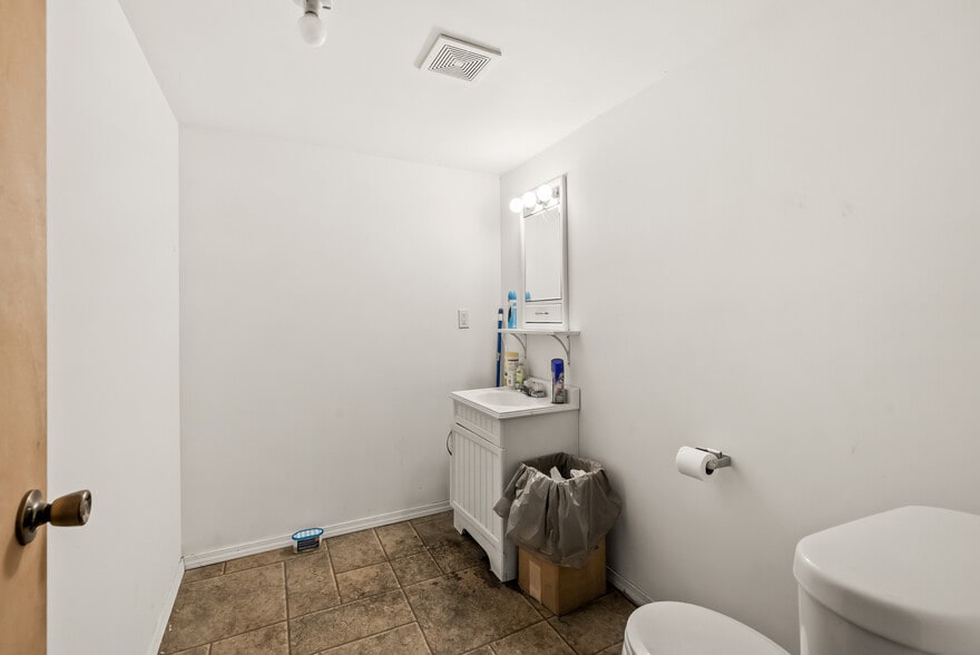 More Photos Of 935-937 Arcade St, Saint Paul Storefront Retail Residential For Sale