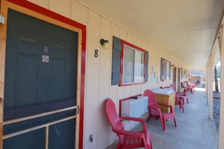 More Photos Of 2784 W State Highway 154, Quitman Hotel For Sale