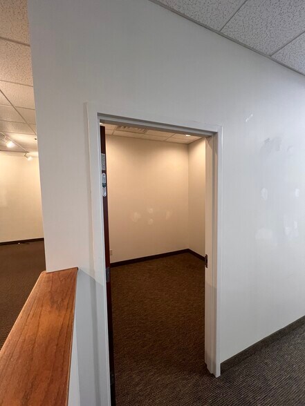 More Photos Of 10901-10909 Excelsior Blvd, Hopkins Office For Lease