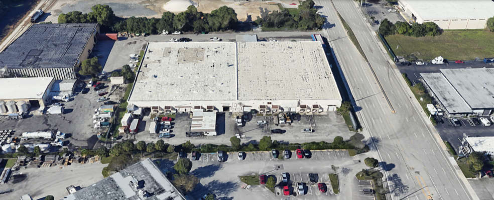 Primary Photo Of 450 W McNab Rd, Fort Lauderdale Warehouse For Lease