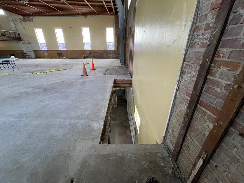 More Photos Of 2400 Delachaise St, New Orleans Specialty For Sale