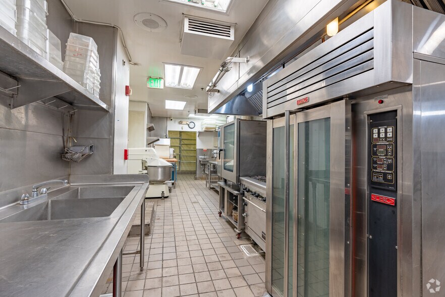 More Photos Of 534 S Myrtle Ave, Monrovia Restaurant For Lease